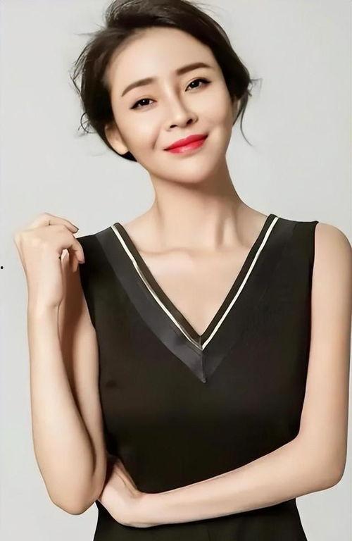 演员于明加个人资料,影视界璀璨的演技之星，从青涩到成熟的蜕变之路